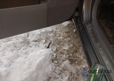 2005 Toyota Avalon Limited z USA, uszkodzony, nr VIN 4T1BK36B25U049922